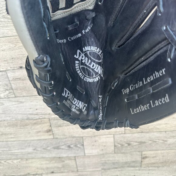 Spalding Model 18225 11.5" Baseball Glove Top Grain Leather Laced RHT Black/Gray - Picture 5 of 15